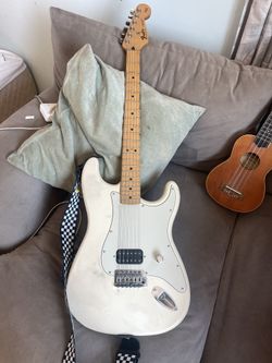 FENDER STRAT