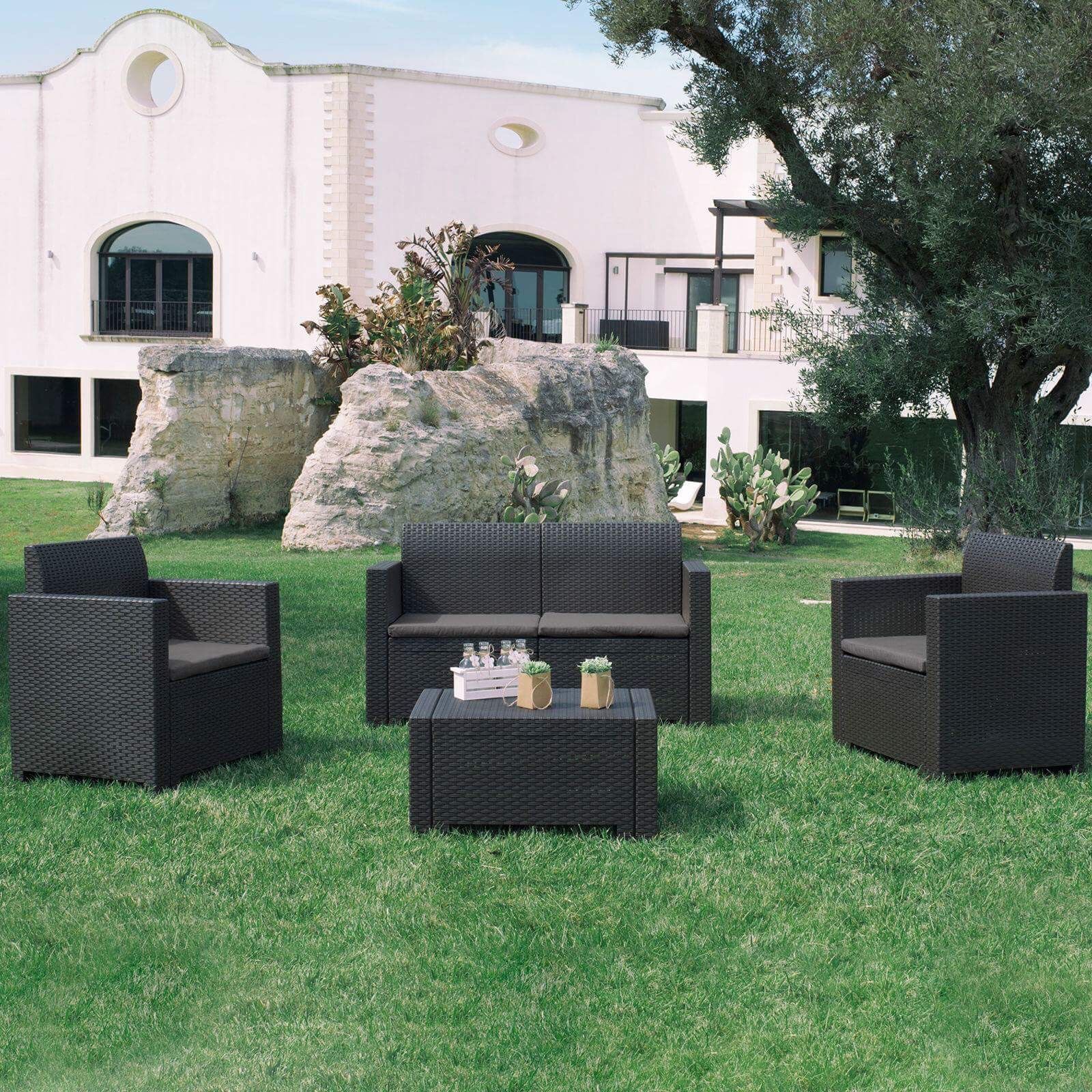 New Italian outdoor furniture in its box 1 year warranty