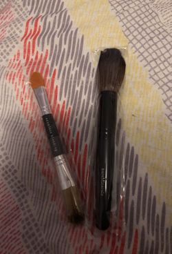 Bare minerals brushes