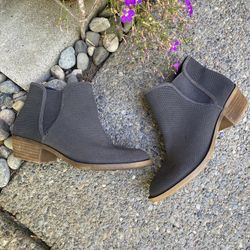 Kensie Women’s Gray Booties Size 7.5