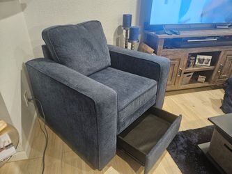 New accent chair