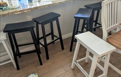 4 Solid Wood Saddle-Seat Bar Stools (29", Black)