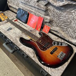 USA FENDER American Pro II Electric Jazz Bass Guitar with Hardcase and Case Candy