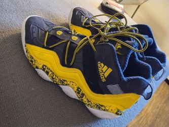 Adidas Vivid Yellow size 11/11.5