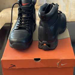 Men’s Hicking Boots - Nike