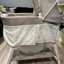 Ingenuity Soothing Vibrations Bassinet