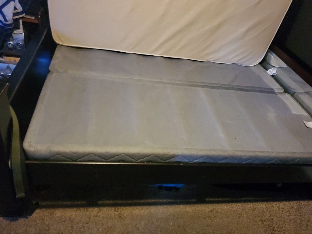 2 Twin Box Springs