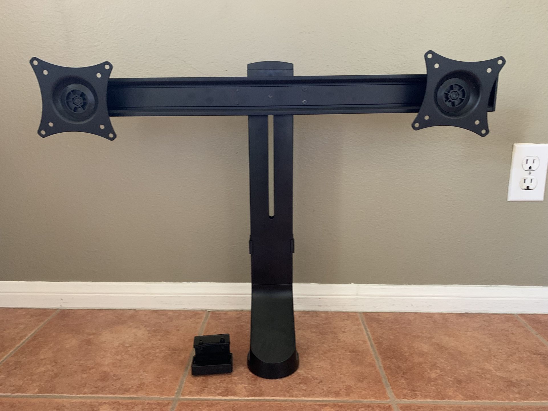 Dual Monitor Mount