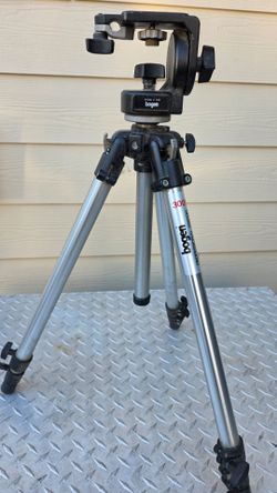 Bogen Manfrotto 3001 Tripod with 3126 Head