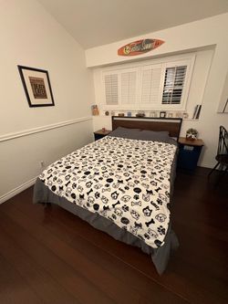 Queen bed frame metal and wood + queen mattress