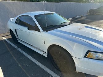 2000 Ford Mustang