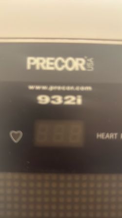 Precor 932i Treadmill