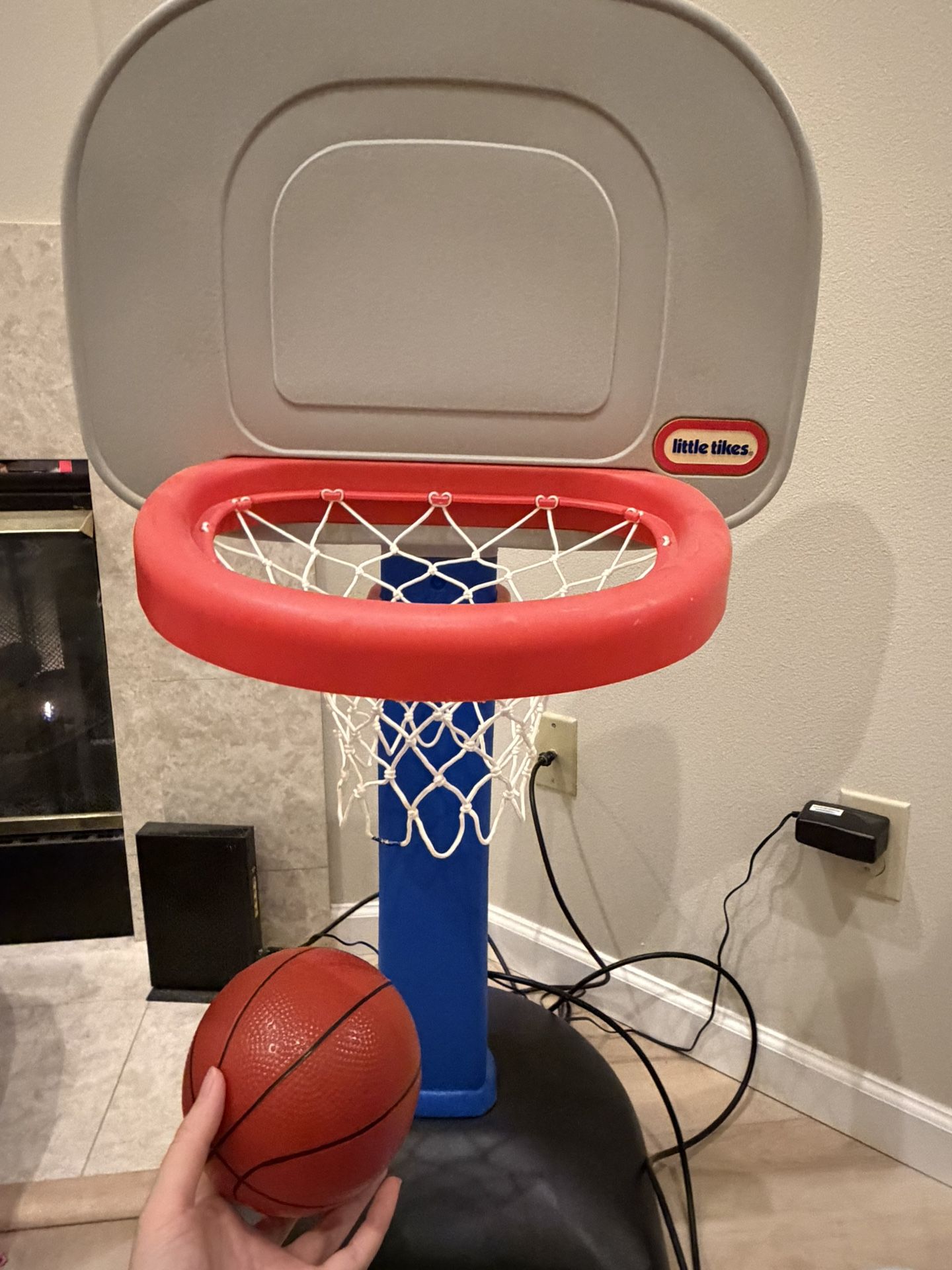 Little Tikes Basket ball Hoop
