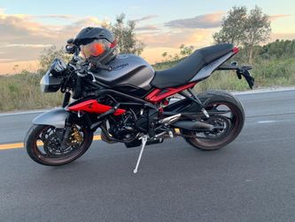 Triumph street triple