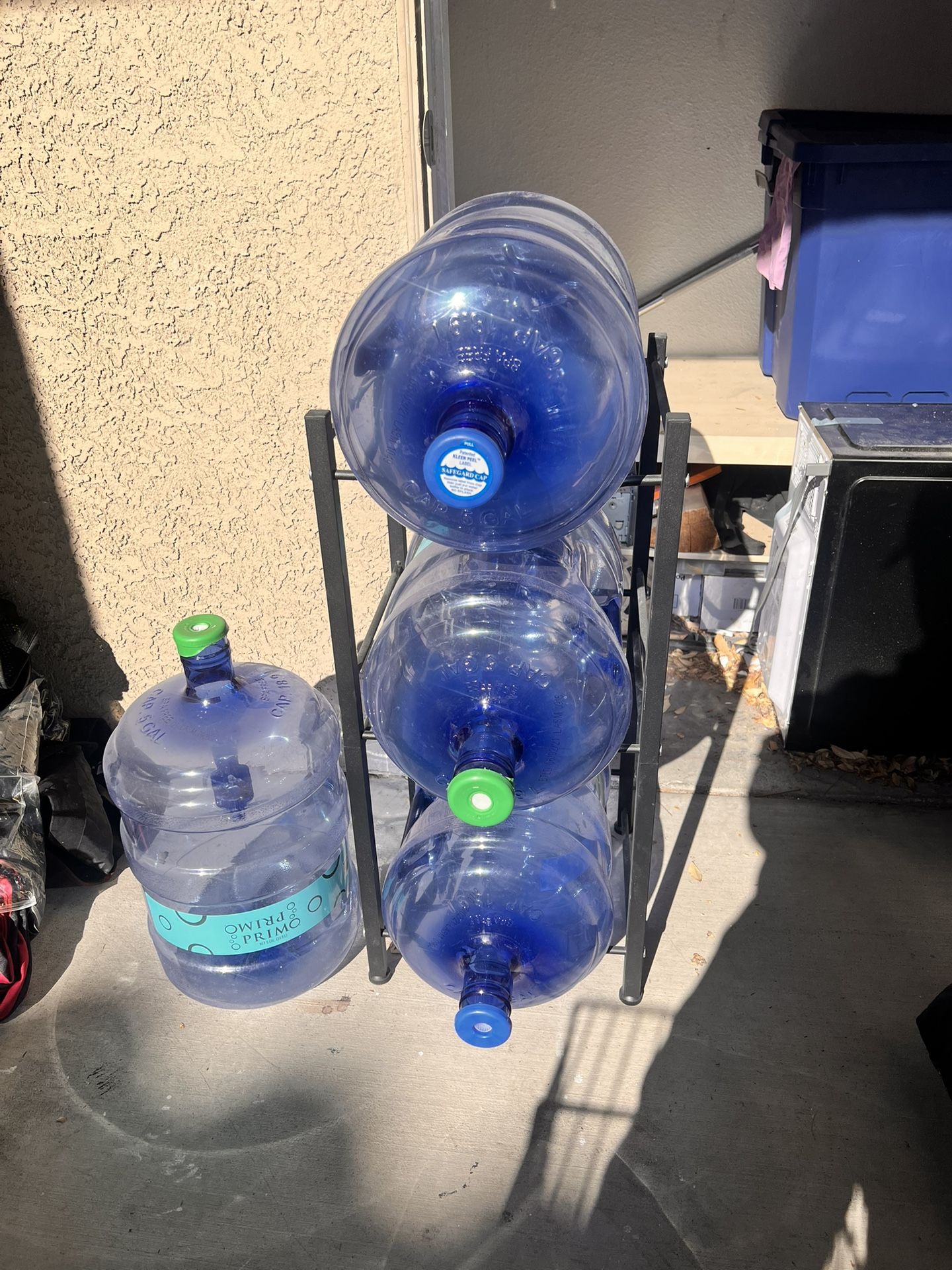 4 Water Jugs With Stand