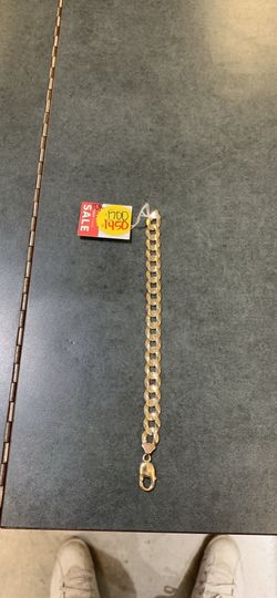10k Cuban Link Bracelet