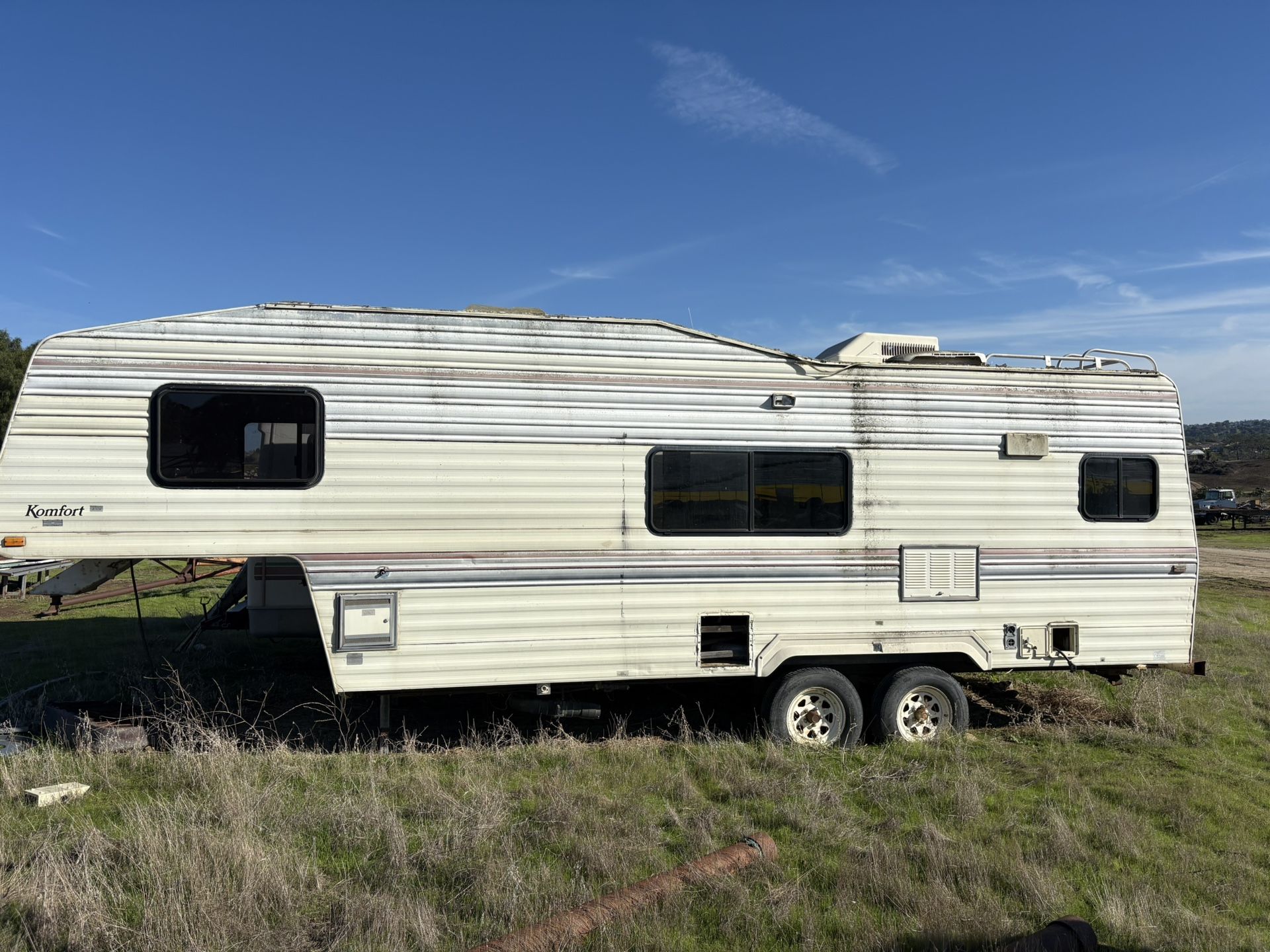 FREE Komfort Travel Trailer 25’
