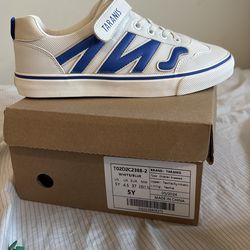 New Taranis sneakers