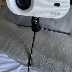 HDMI Projector With Tripod 