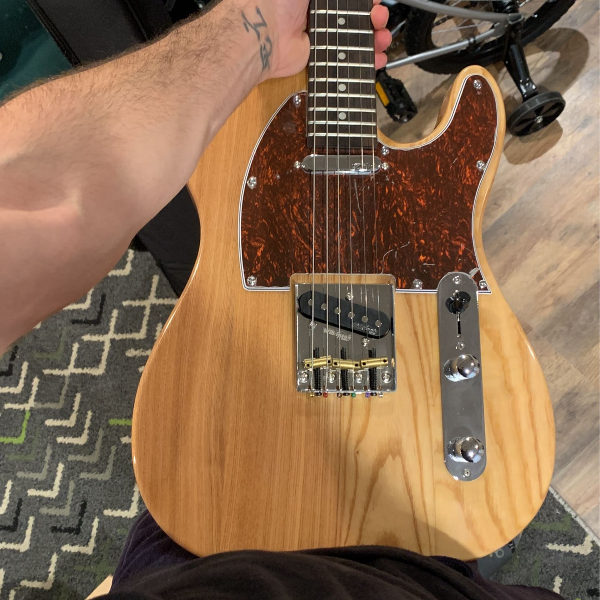 Indio Deluxe Plus Electric Guitar