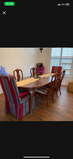 Dining Set w/ 8 Chairs