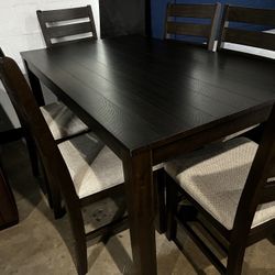 New Beautiful Contemporary Style 7pc Dinning Table Including Chairs On Discount Sale ✅ Only $39 To Finance ✅