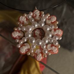 Cameo And Pearl Pendant 