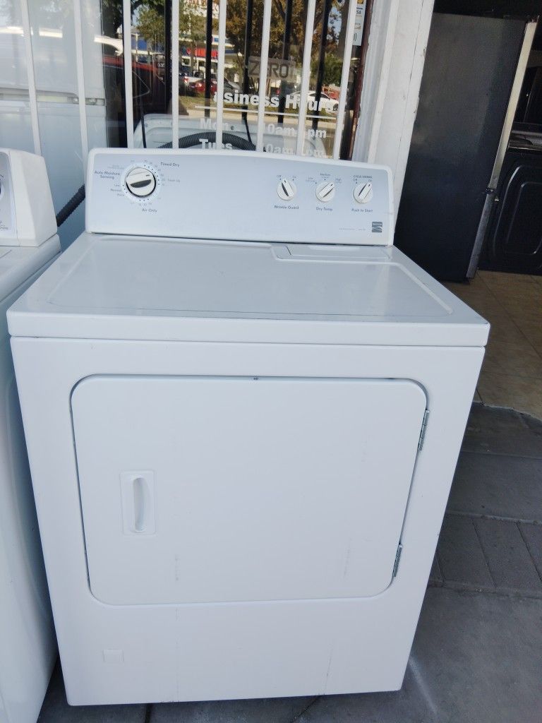 GAS DRYER EVERYTHING GOOD $200.00