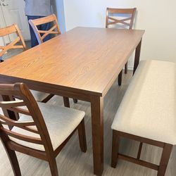 Bonito Comedor De Madera Nuevo En Caja
