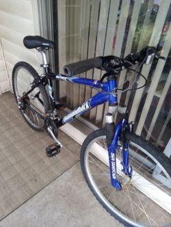 Diamondback aluminum bike