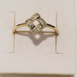10kt Gold Diamond Ring 