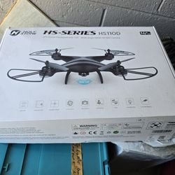 Holy Stone HS110D Drone