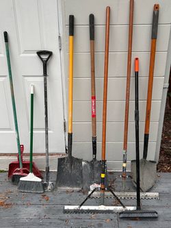 Lot of 10 Assorted Concrete Construction Job Site Tools Concrete Shovels Deck Brush Brooms Lute etc