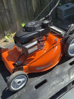 HUSQVARNA HU700F 5.5 HP 190CC 22"CUT  SELF-PROPELLED MOWER