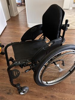 Sunrise Quickie XTR 16 X 18 Rigid Wheelchair