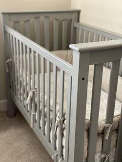 Pottery barn kendall clearance crib