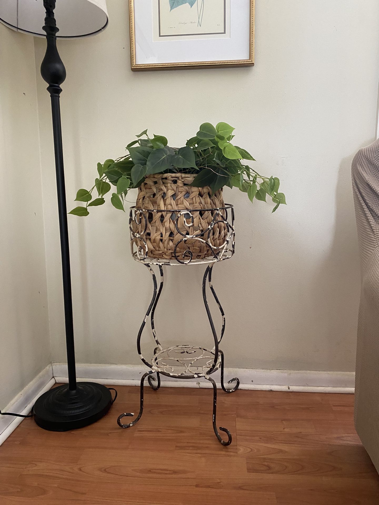 Chippy Vintage Plant Stand