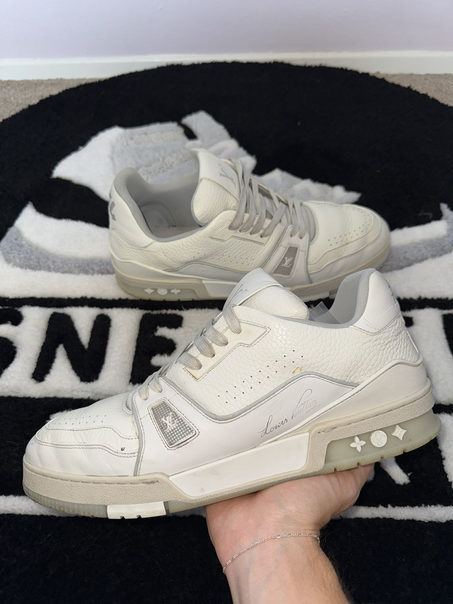 Louis Vuitton Trainer White (Size 10 LV = 11.5 US)