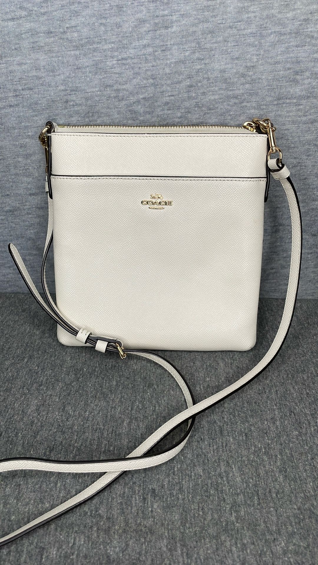 Coach Crossbody. Item No 431 (Shopgoodwill)