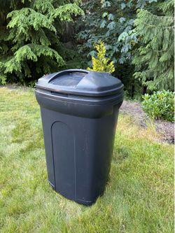 Full size trash bins