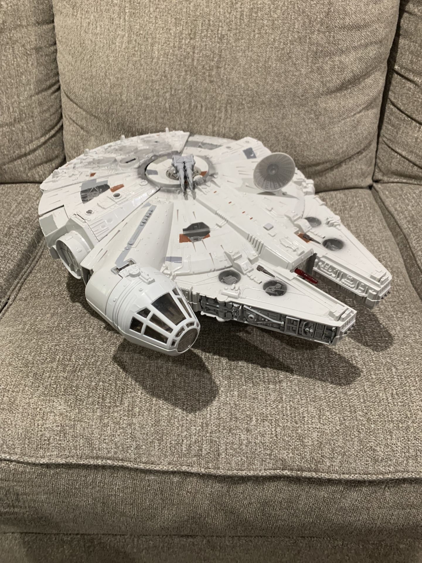 2004 Star Wars Millennium Falcon Trilogy Collection