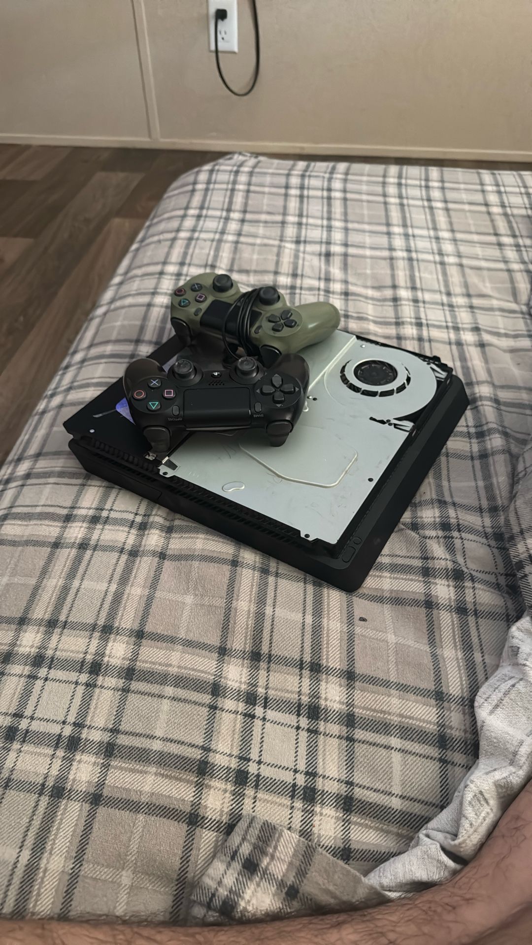 PS4 With 2 Controllers