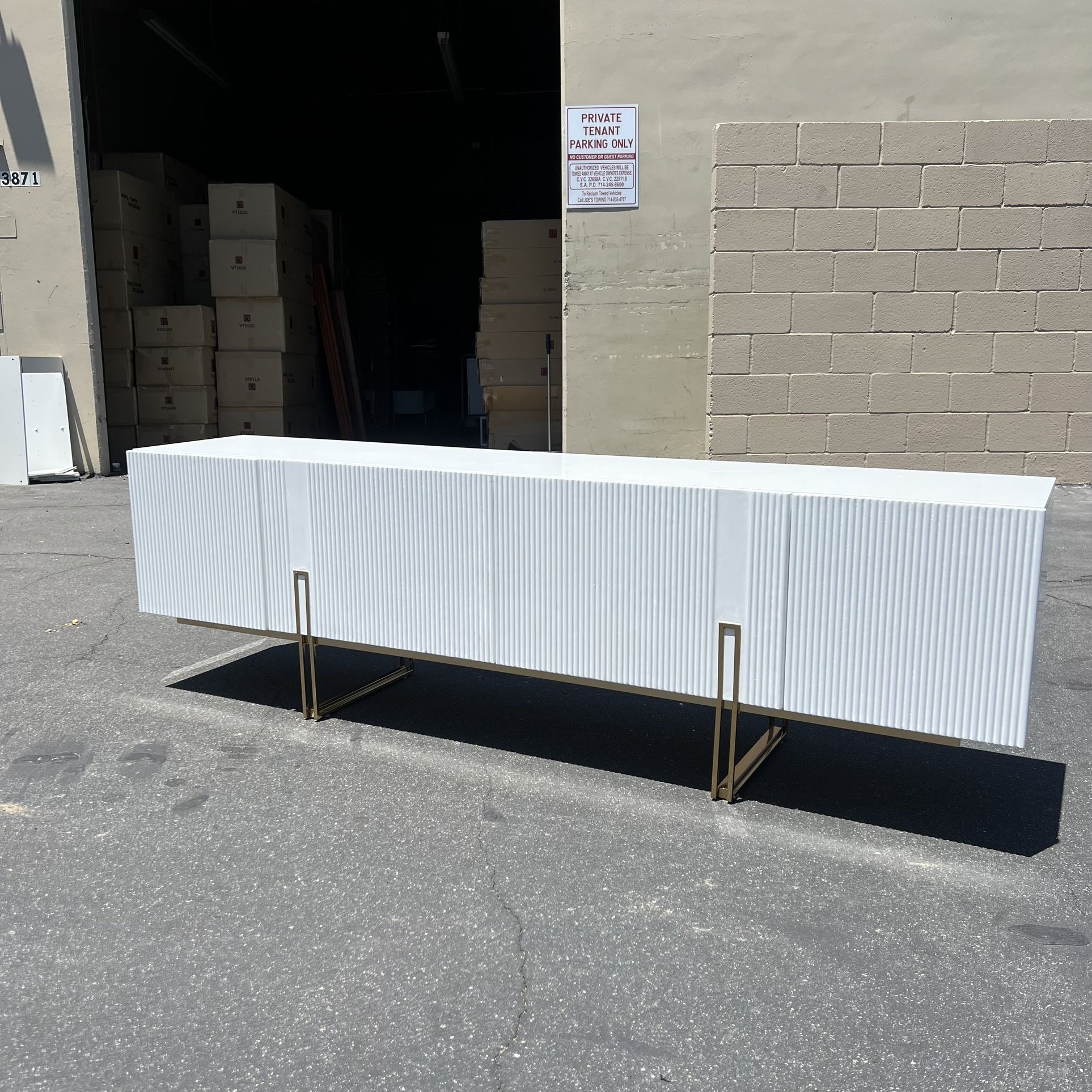 New 80” Modern Glossy White Tv Stand 80 x 16 x 24”