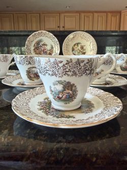 Vintage Tea Set for 5 w/ Creamer, Sugar Bowl and Dessert Plates