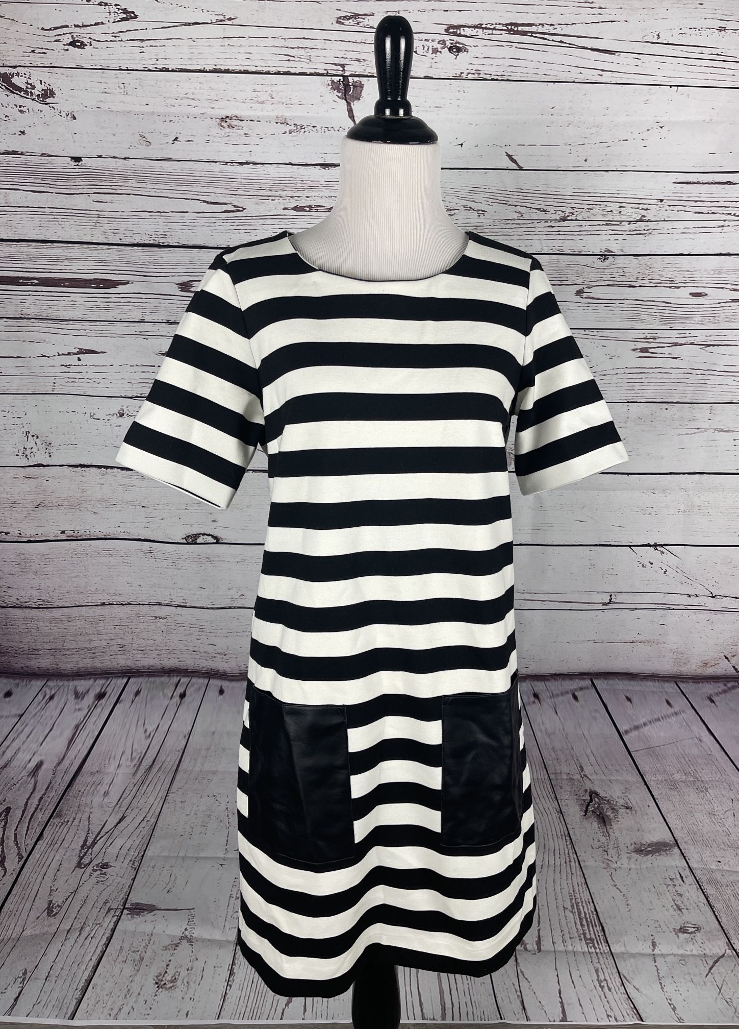 Club Monaco Stripped Black And White Short Sleeve Dress Size 4 Polyester Pockets