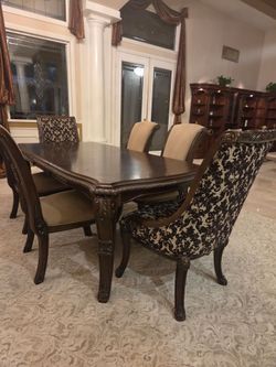 Elegant Traditional Dark Wood Dining Table – Ornate Carved Details