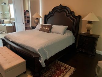 Bedroom furniture solid wood matching set