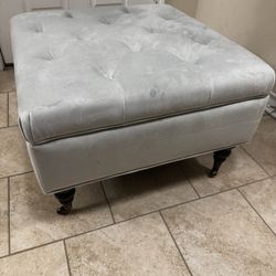Serta Abbot Storage Ottoman. Light Gray. Like New
