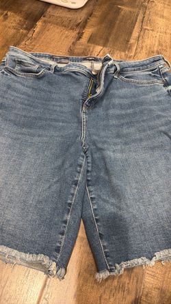 Women’s capri jeans size 18