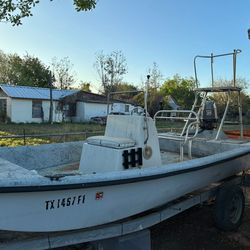 🚤 16–18 ft Fishing Skiff / Flats Boat